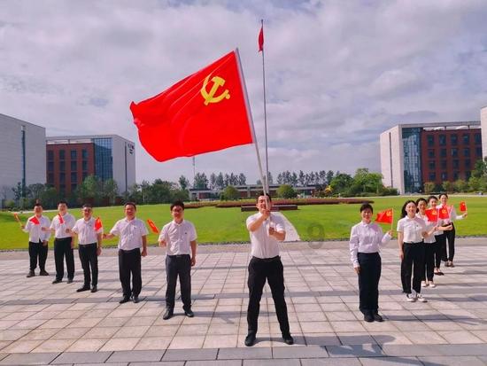 5匹格力空调外机风机正常,压缩机不启动,接触器不吸合,按下去压缩机有声音,求解答什么问题-分享你的热点话题